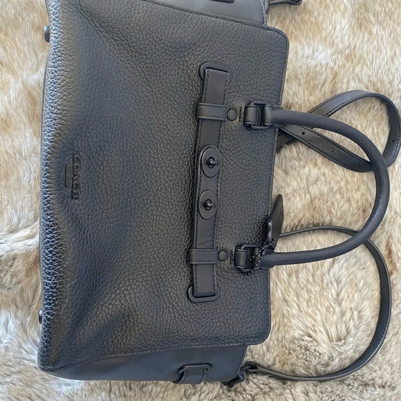 Coach used, - Picture 5 of 9